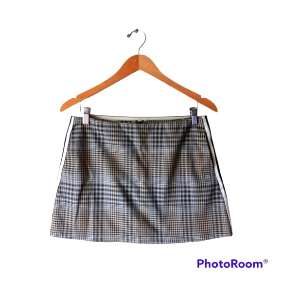 UO Sporty Plaid Pelmet Skirt. Size M - Picture 2 of 11